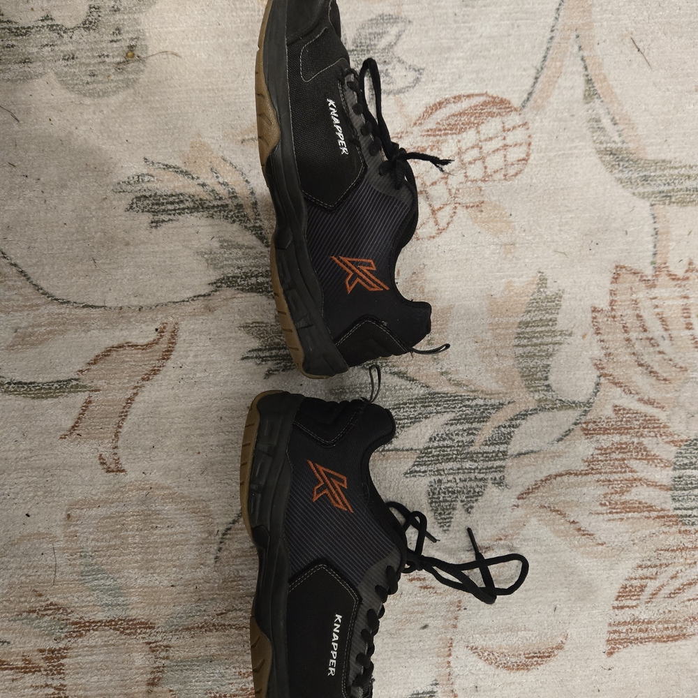Hockey Dek Size 6 Shoes Like New 89.99 Original Price . Selling At 40